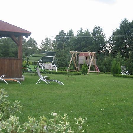 Gosciniec Rycerski Bed and Breakfast Paprotki Buitenkant foto