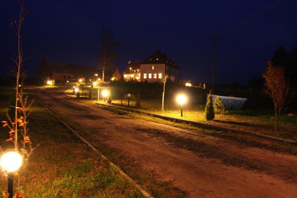 Gosciniec Rycerski Bed and Breakfast Paprotki Buitenkant foto