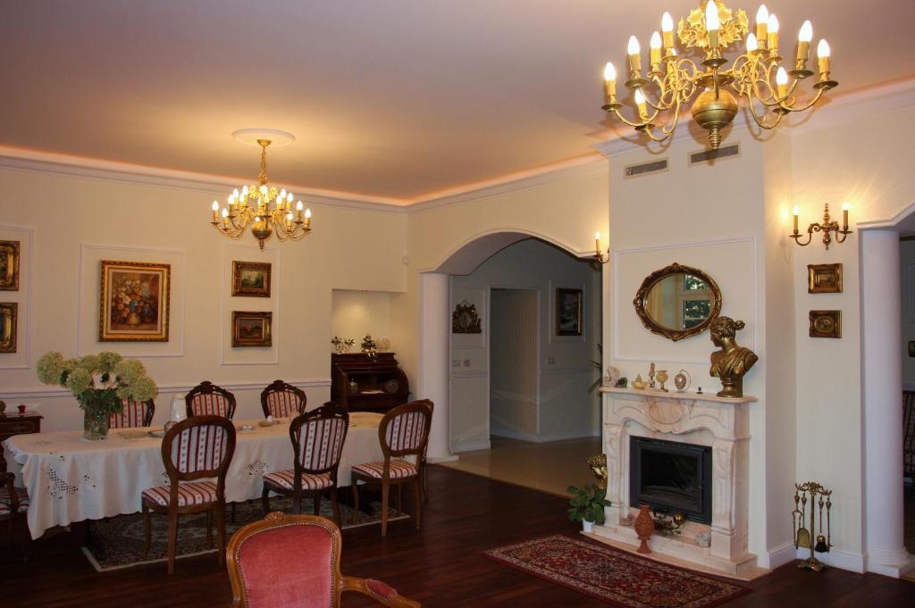 Gosciniec Rycerski Bed and Breakfast Paprotki Buitenkant foto