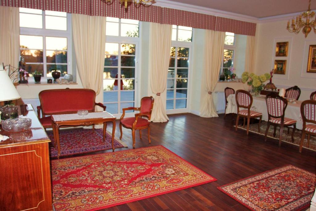 Gosciniec Rycerski Bed and Breakfast Paprotki Buitenkant foto