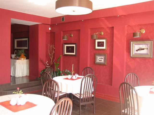 Gosciniec Rycerski Bed and Breakfast Paprotki Buitenkant foto