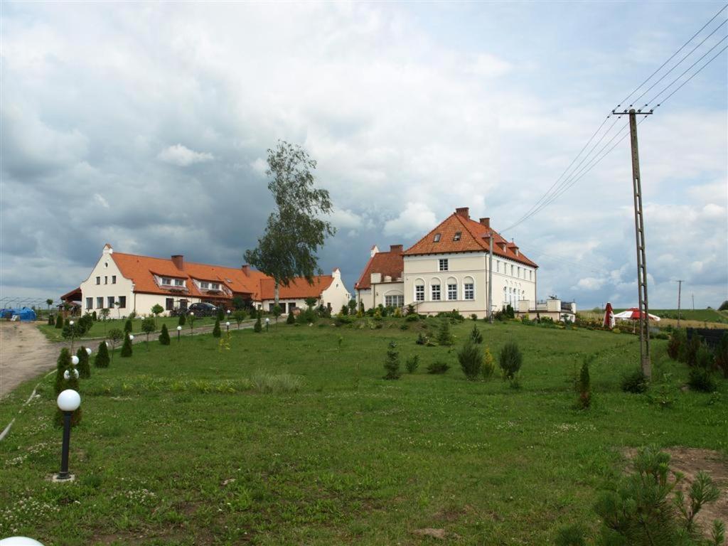 Gosciniec Rycerski Bed and Breakfast Paprotki Buitenkant foto
