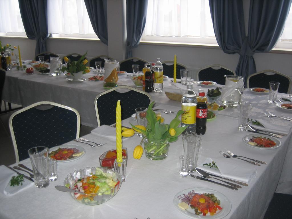 Gosciniec Rycerski Bed and Breakfast Paprotki Buitenkant foto