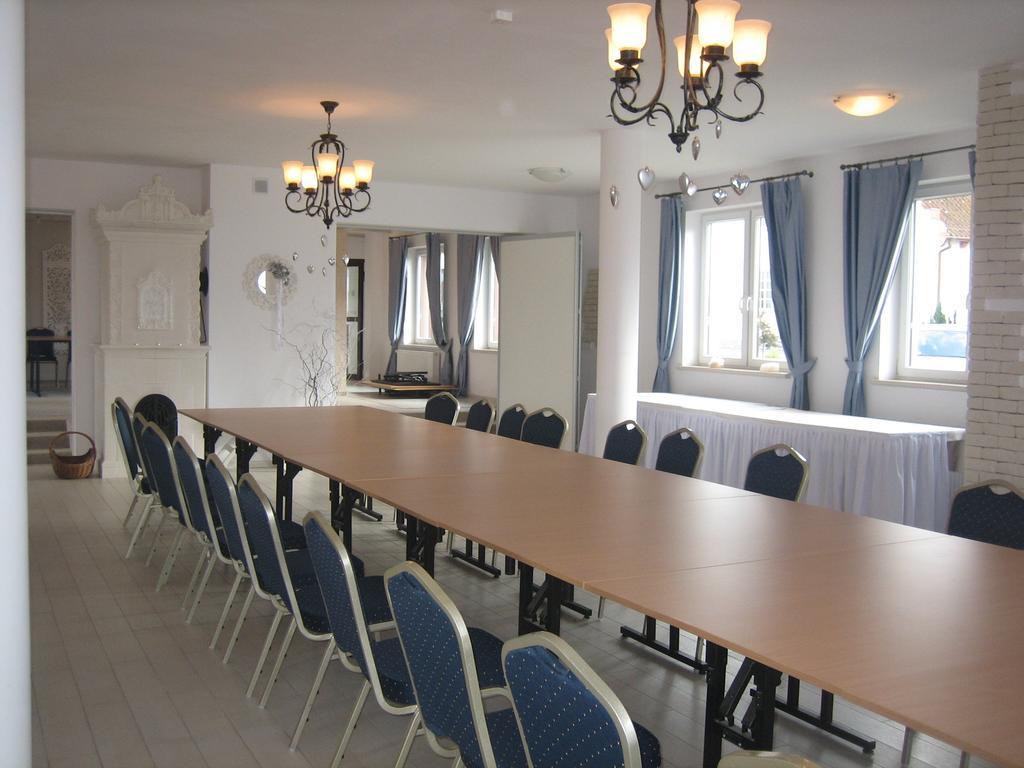 Gosciniec Rycerski Bed and Breakfast Paprotki Buitenkant foto