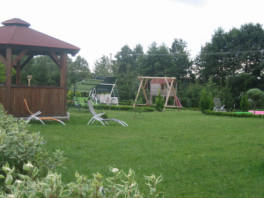 Gosciniec Rycerski Bed and Breakfast Paprotki Buitenkant foto