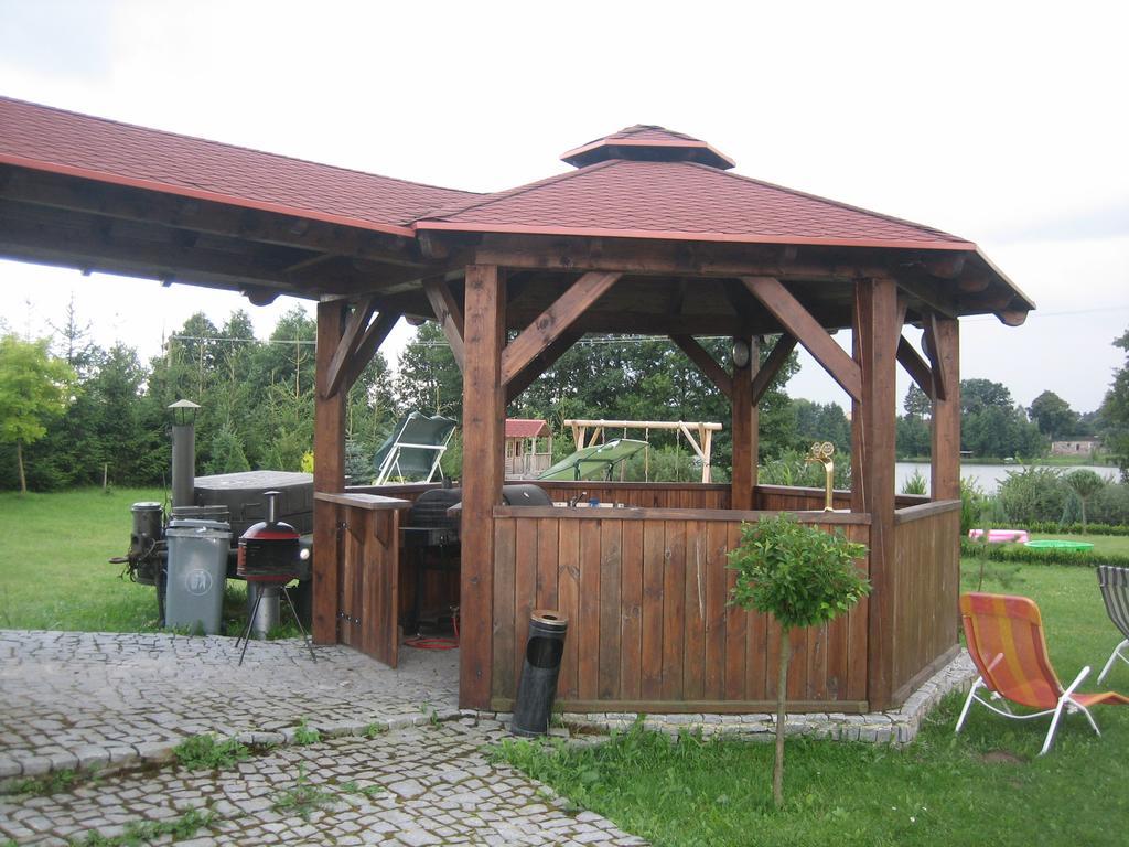 Gosciniec Rycerski Bed and Breakfast Paprotki Buitenkant foto